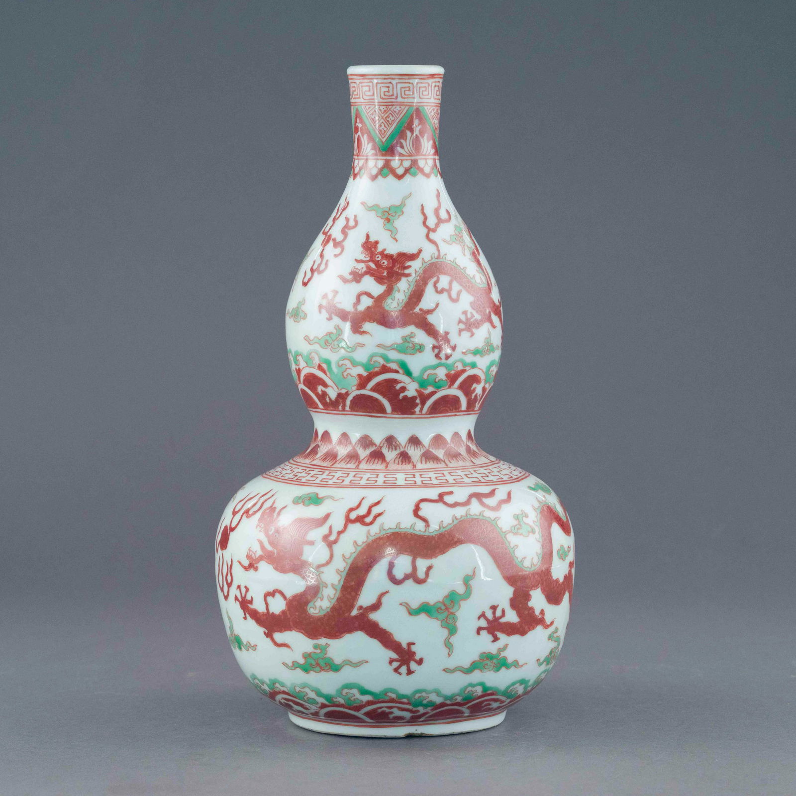 MING JIAJING GREEN & RED DRAGONS DOUBLE GOURD VASE (1 of 5)