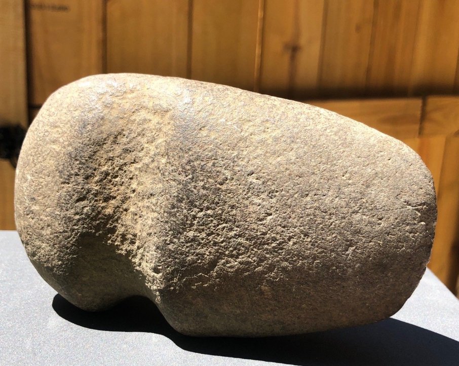 Grooved Axe: 3/4 grooved axe. Tennessee, USA. 5.75" x 3.25" x 2". Nice condition.