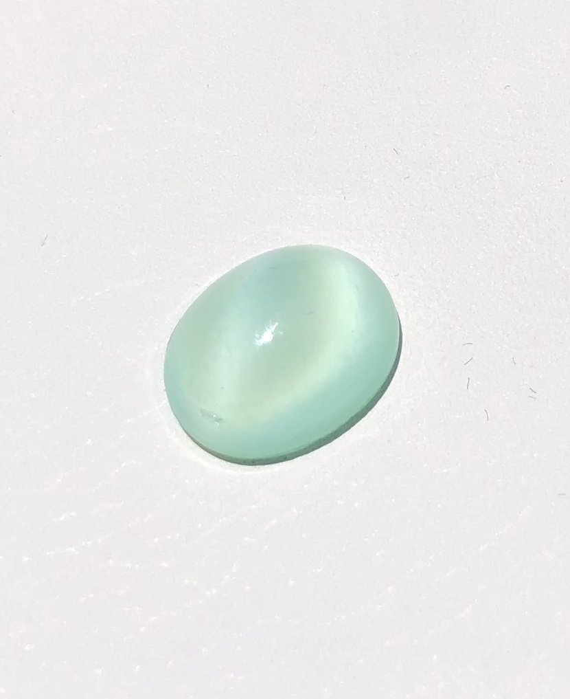 Green Cat's Eye Cabochon: 4ct cabochon from estate collection.