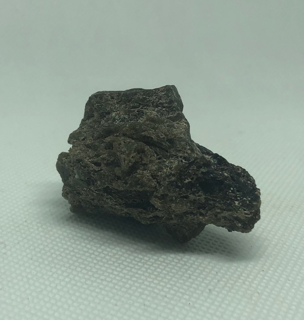 Darwin Glass Tektite: Darwin glass is a form of impactite/tektite from the Darwin Crater near Mount Darwin. West Coast, Tasmania. 21 Grams. AS ALWAYS WE OFFER IN-HOUSE SHIPPING VIA USPS FLAT RATE SHIPPING, NO EXTRAVAGANT S