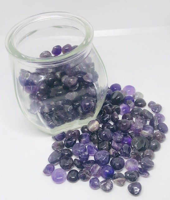 Small Amethyst Button Tumbles: 100 grams of small amethyst button tumbles. Very nice quality. *PLEASE NOTE PICTURE MAY INCLUDE MORE OR LESS AND IS FOR REFERENCE ONLY. YOU WILL RECEIVE 100 GRAMS OF THIS VARIETY.