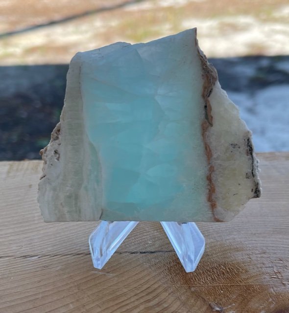 Caribbean Calcite Freeform: Caribbean calcite freeform. 90mm.