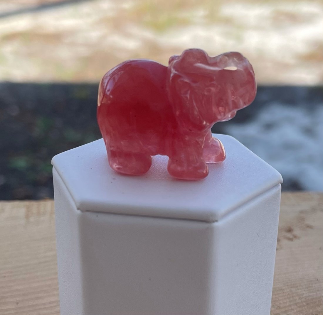 Pink / Red Jadeite Elephant: Amazing color on this little elephant. A very hard to find color of Jadeite. 40mm.