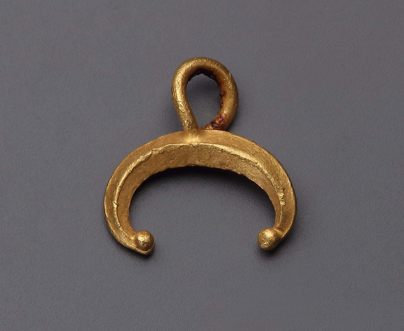 A Lunula Pendant (1 of 1)