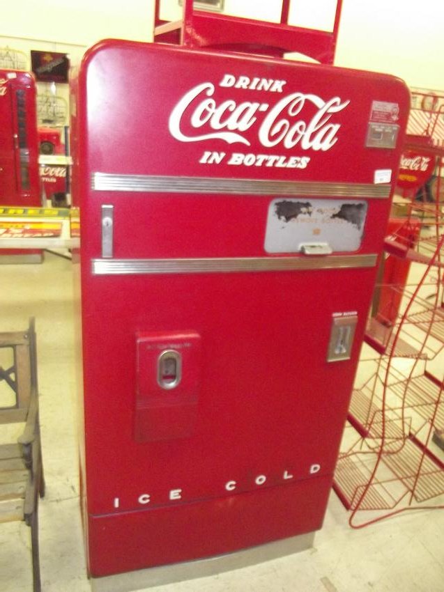 Vending Machine (1 of 3)