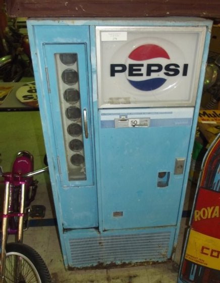 Vendo Pepsi Machine (1 of 1)