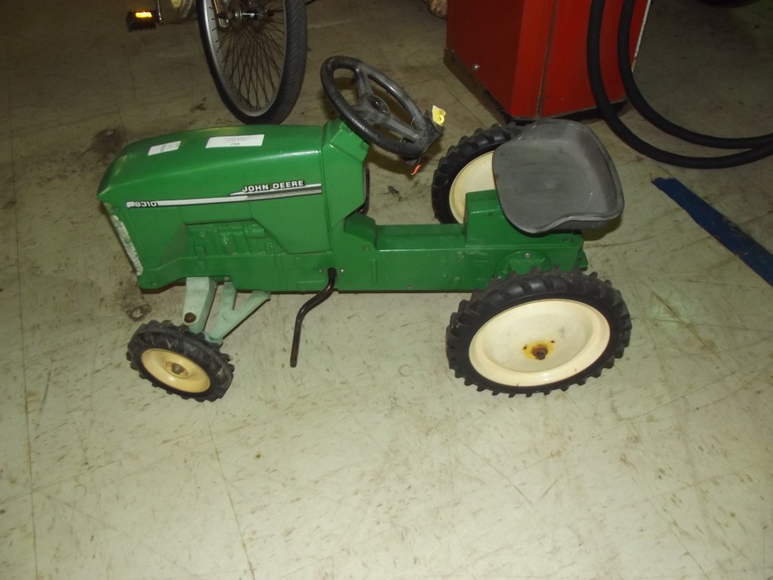 John Deer Peddle Tracter (1 of 2)