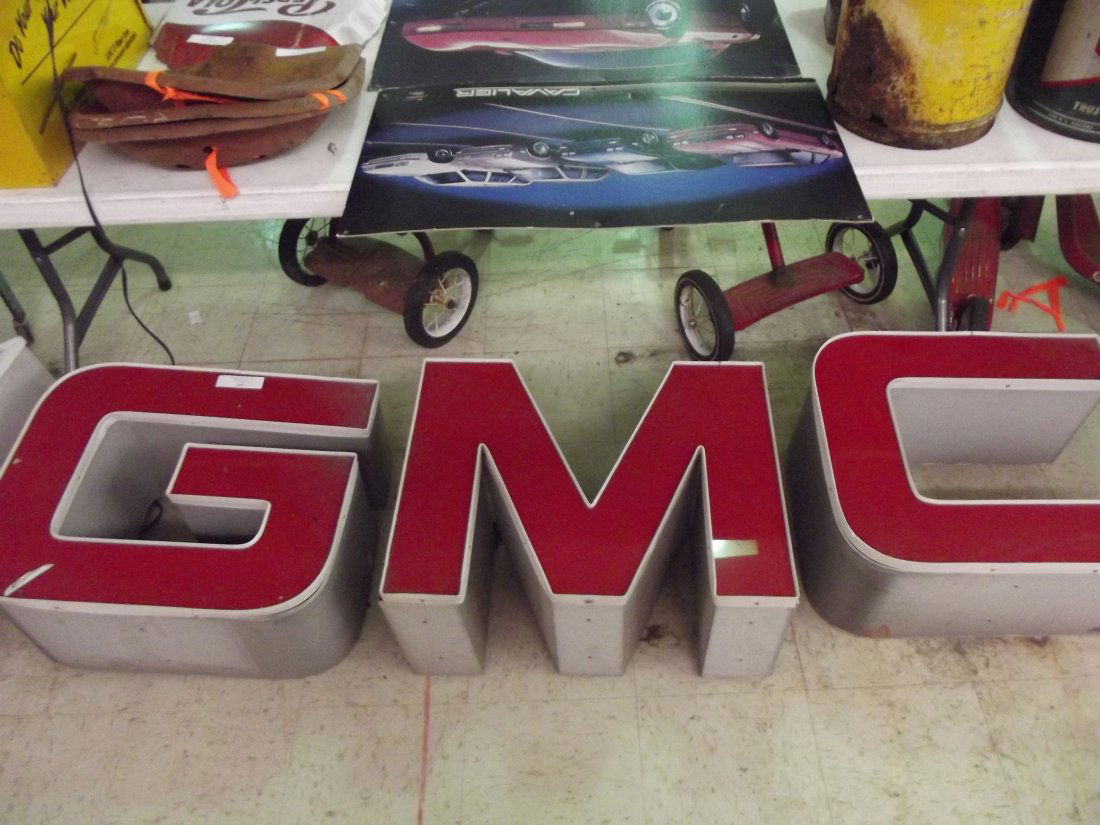 GMC Dealer Neon Sign: not tested