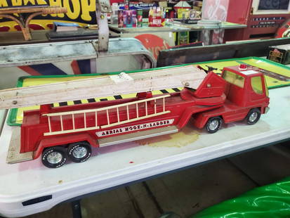 Nylint Firetruck: Toy