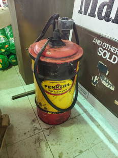 Penzoil Can w/Pump: pump