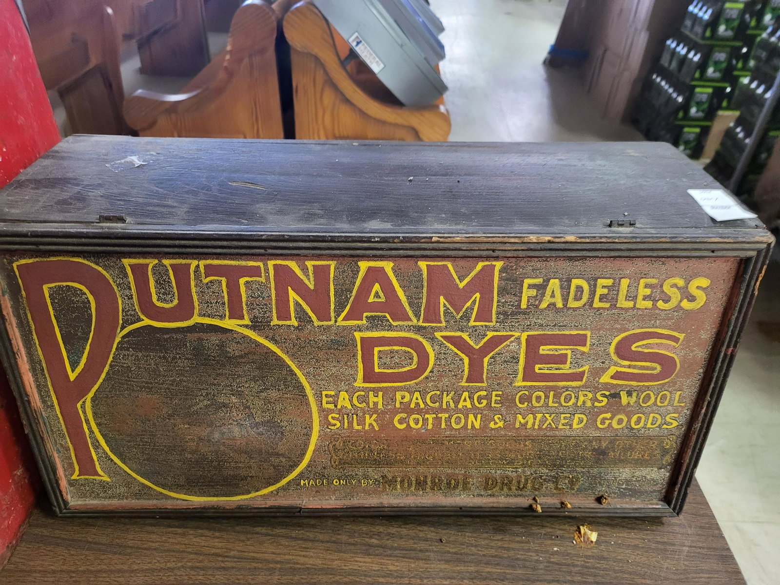 Putnam Dyes Box (1 of 1)