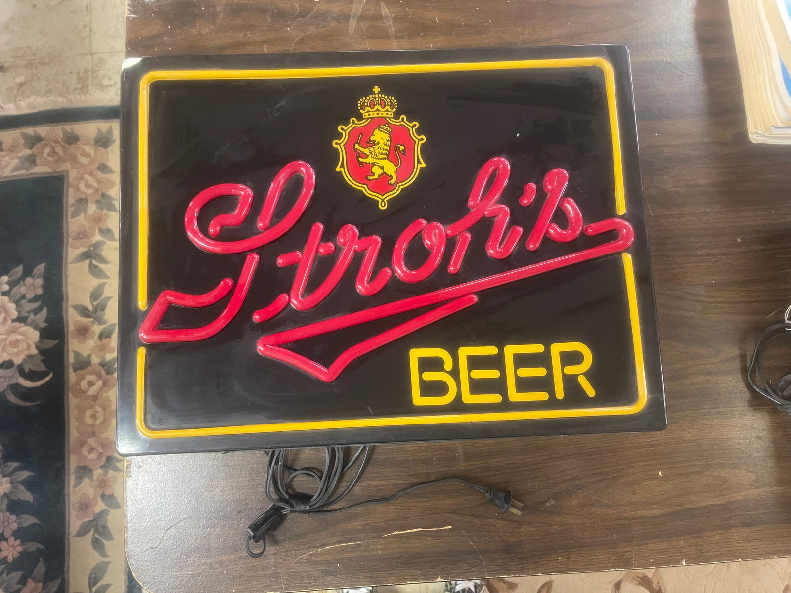 Stroh's Beer Lighted Sign 20.5" L x 15.5" H (1 of 1)