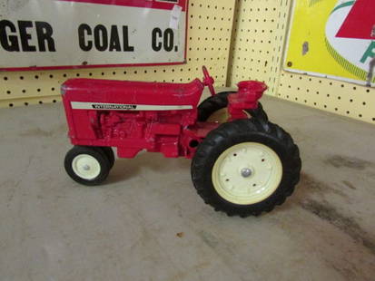 International Diecast Red Tractor: International Diecast Red Tractor