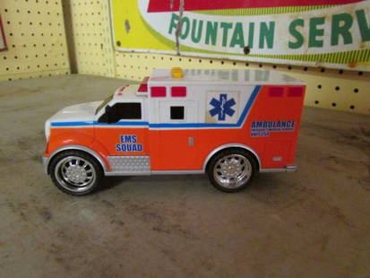 EMS Squad Ambulance - Plastic: EMS Squad Ambulance - Plastic