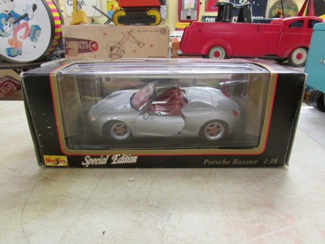 Maisto Special Edition Porsche Boxster 1:18 Diecast (1 of 1)