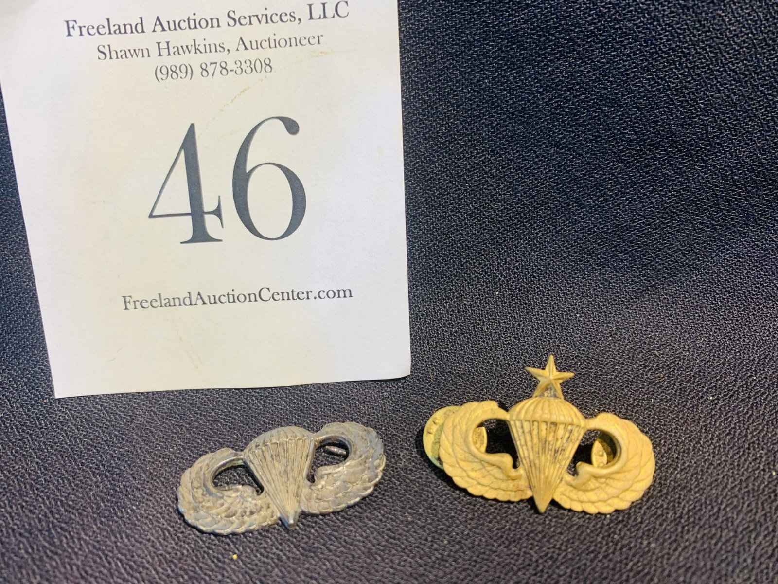 pair of US Paratrooper badges possibly WWII US ARMY: pair of US Paratrooper badges possibly WWII US ARMY Jump wings
