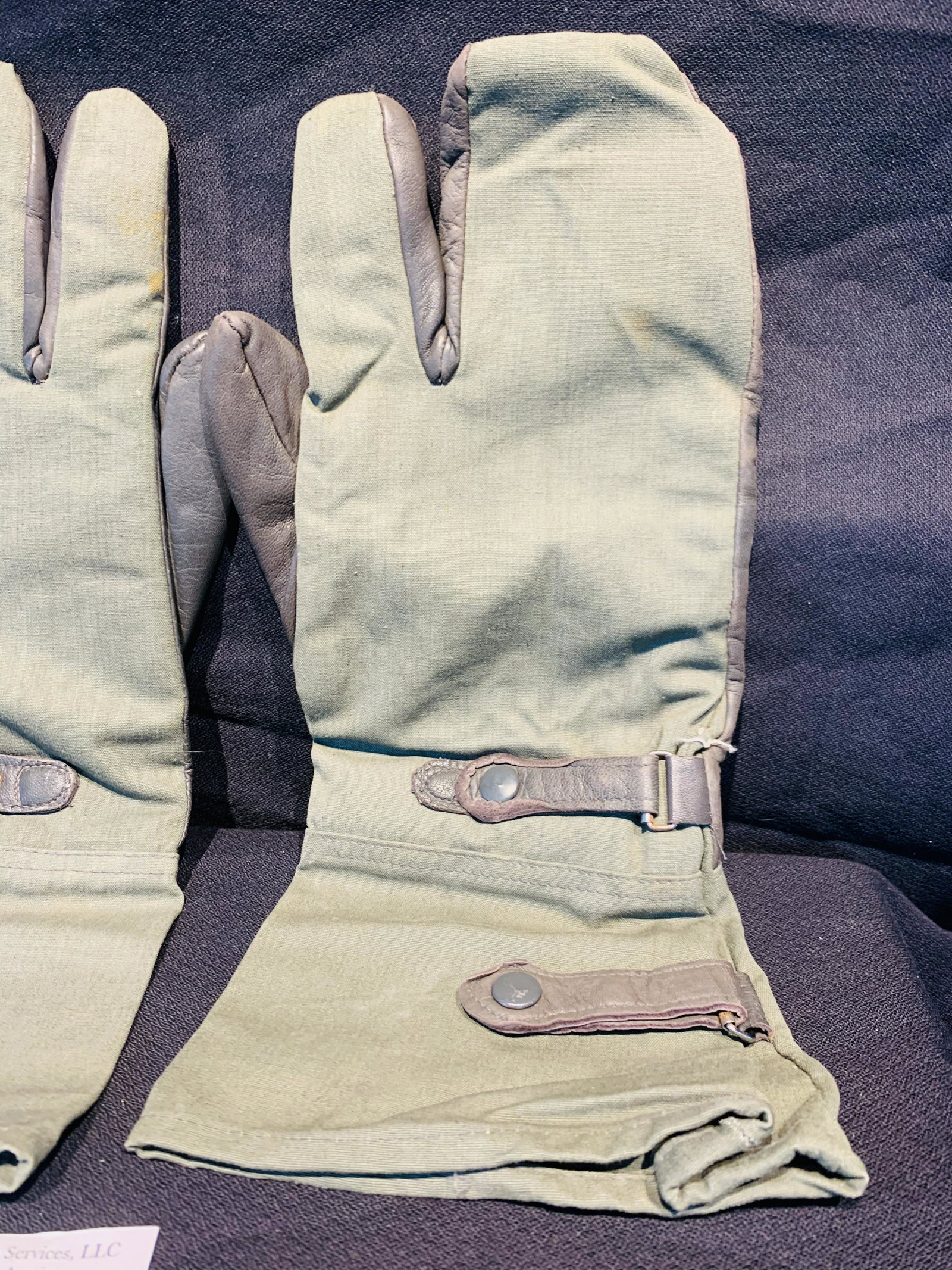 WWII German Army field gunner gloves original size 9: WWII German Army field gunner gloves original size 9