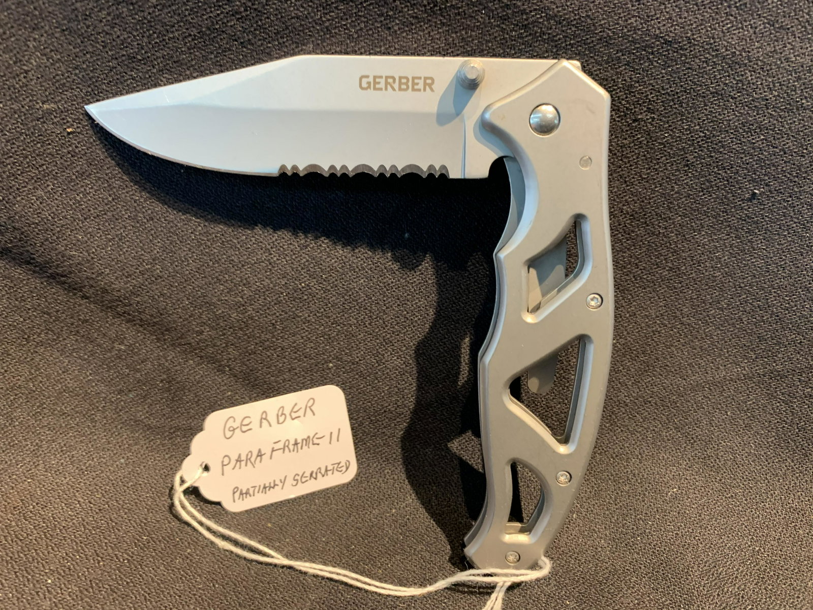 GERBER Paraframe II knife SERRATED: GERBER Paraframe II knife SERRATED