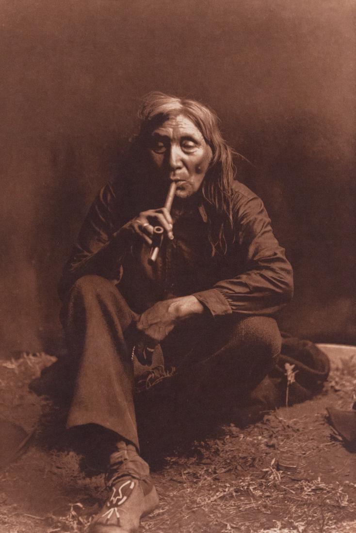 EDWARD S CURTIS CROW EAGLE SMOKES PEACE PIPE 1900 (1 of 3)