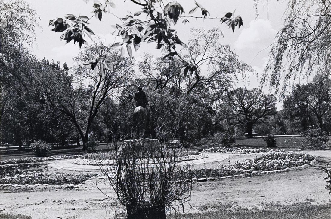 LEE FRIEDLANDER Minot N. Dakota 1972: LEE FRIEDLANDER 107-27: Minot, N. Dakota 1972 , 6.2x9.5" Gelatin Silver Print Ca.1975 on 11x14" paper. Signed, titled, and dated with permission stamp verso. ASG# LF/1266 Here Friedlander photographs