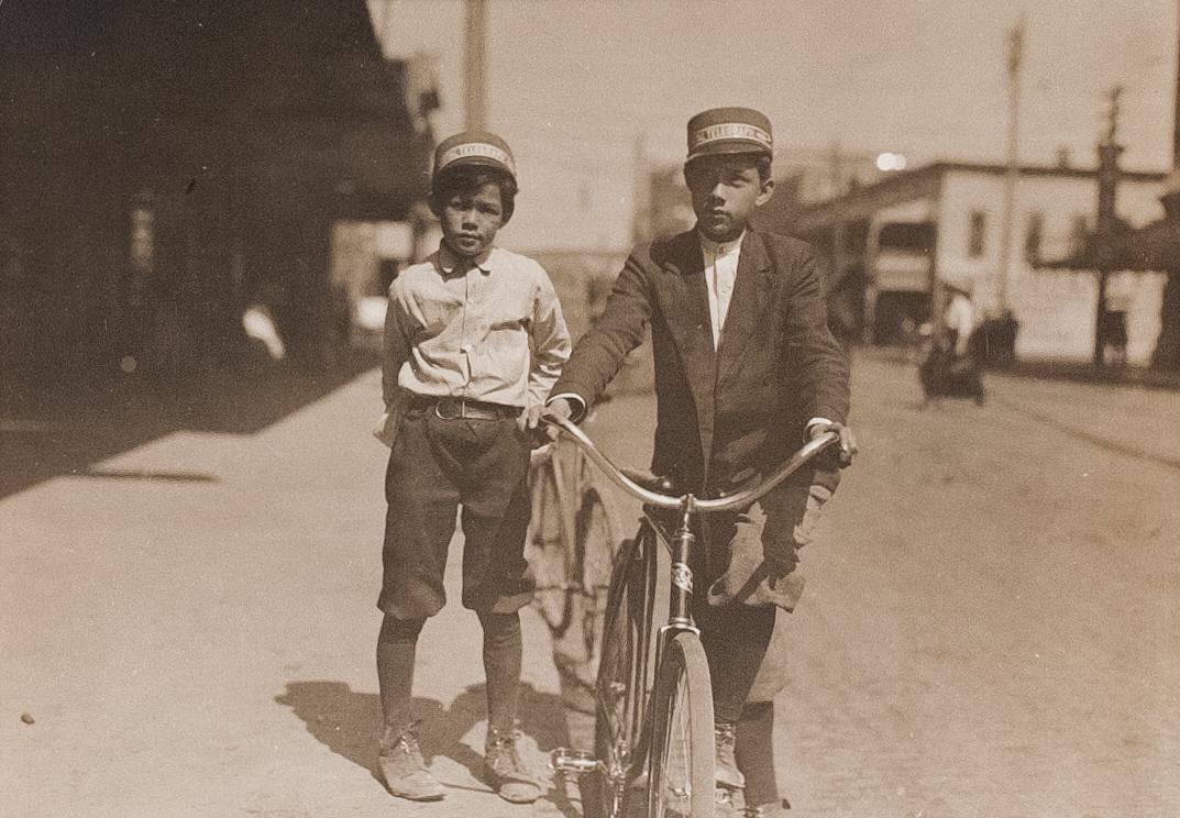 LEWIS HINE Telegraph Boys Vintage print (1 of 3)