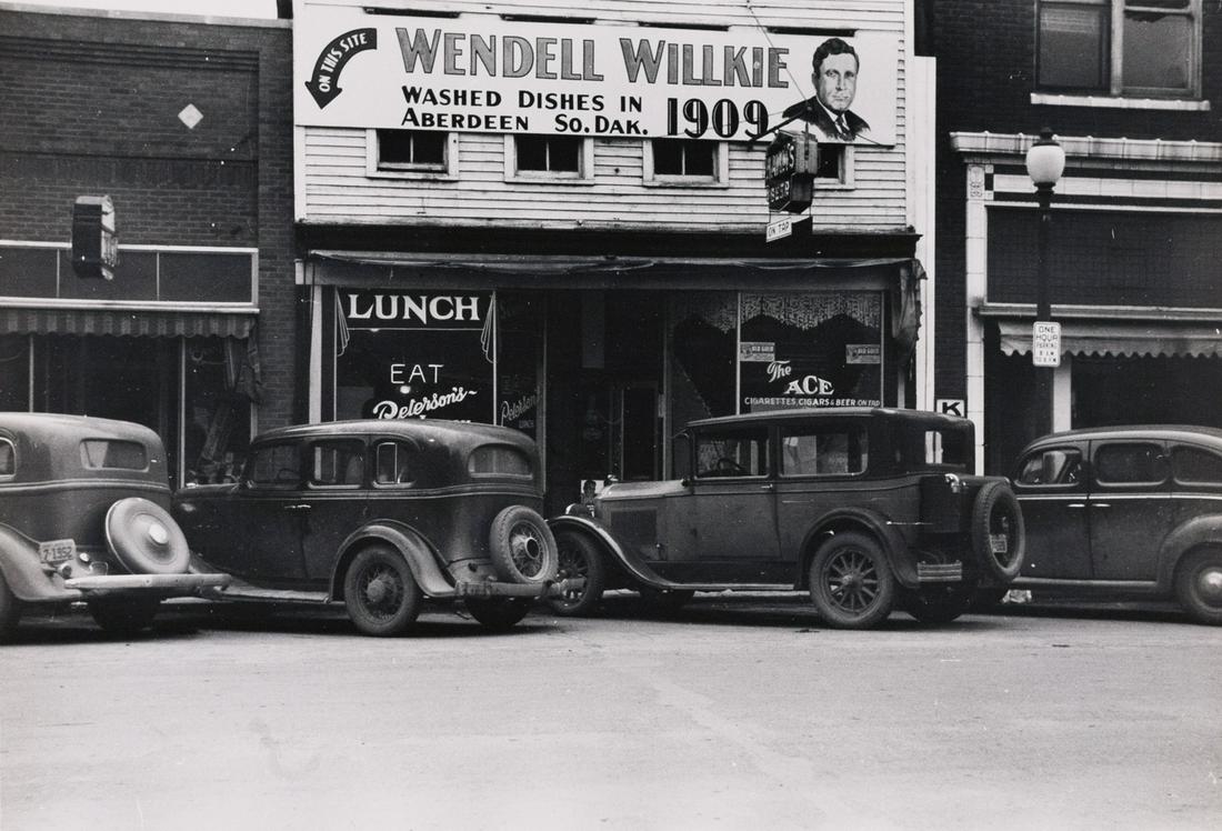 RUSSELL LEE Diner South Dakota 1937 (1 of 3)