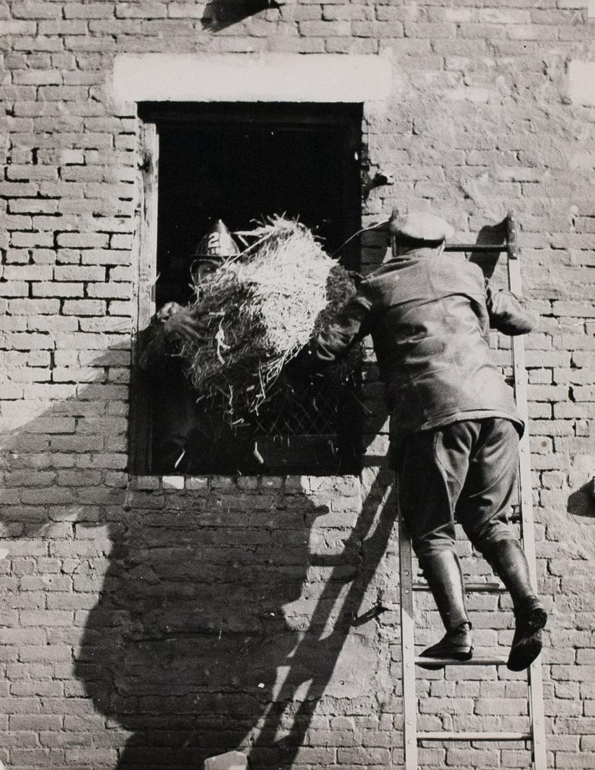 WEEGEE Loading into 2nd Floor NY 1938 (1 of 3)