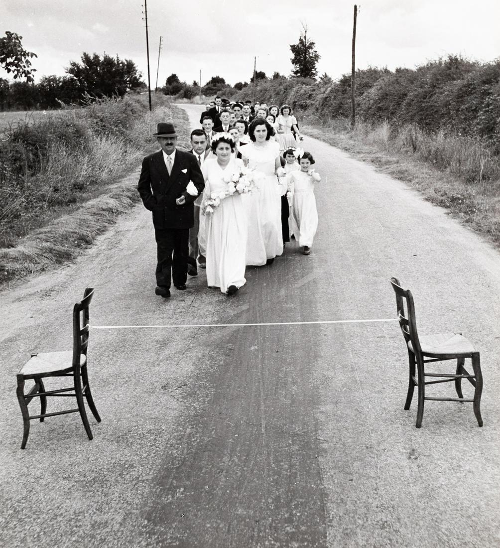 ROBERT DOISNEAU Wedding Party 1951 Delightful (1 of 3)
