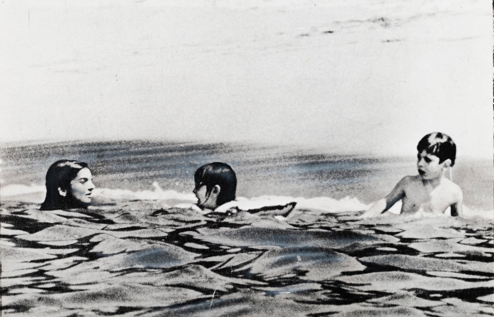 JACKIE KENNEDY Caroline & John Acapulco 1967 (1 of 3)