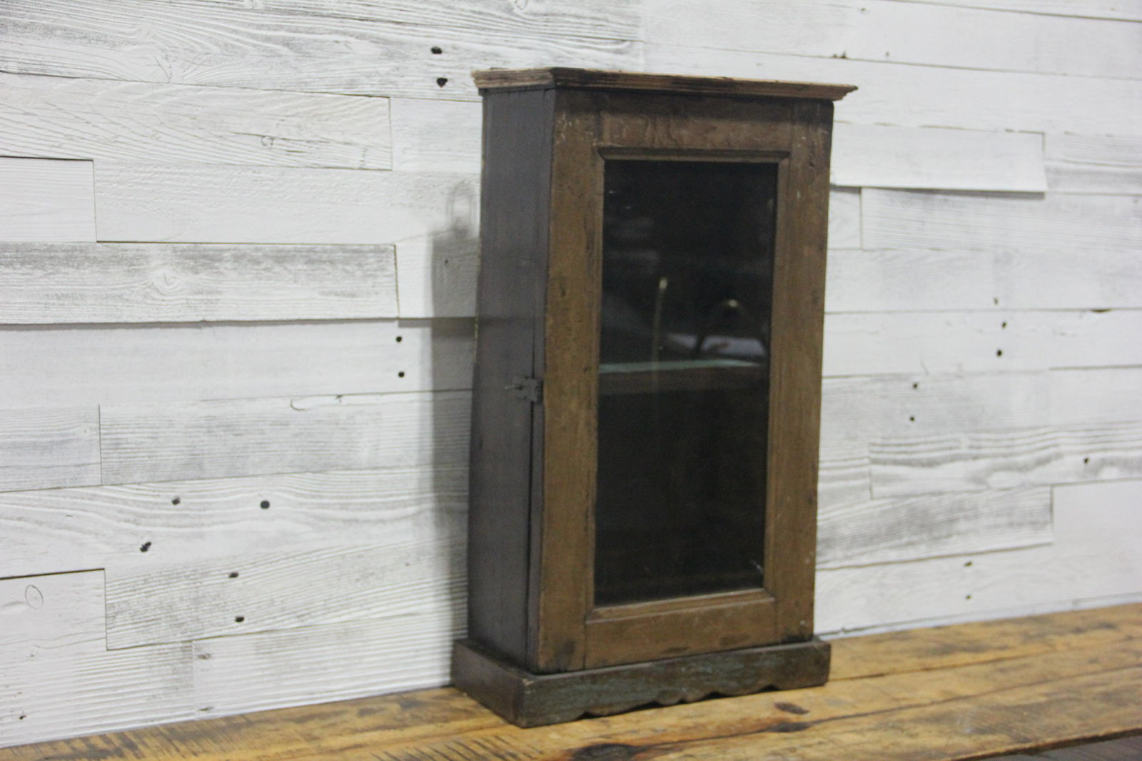Vintage Wall Hanging Curio Cabinet (1 of 3)