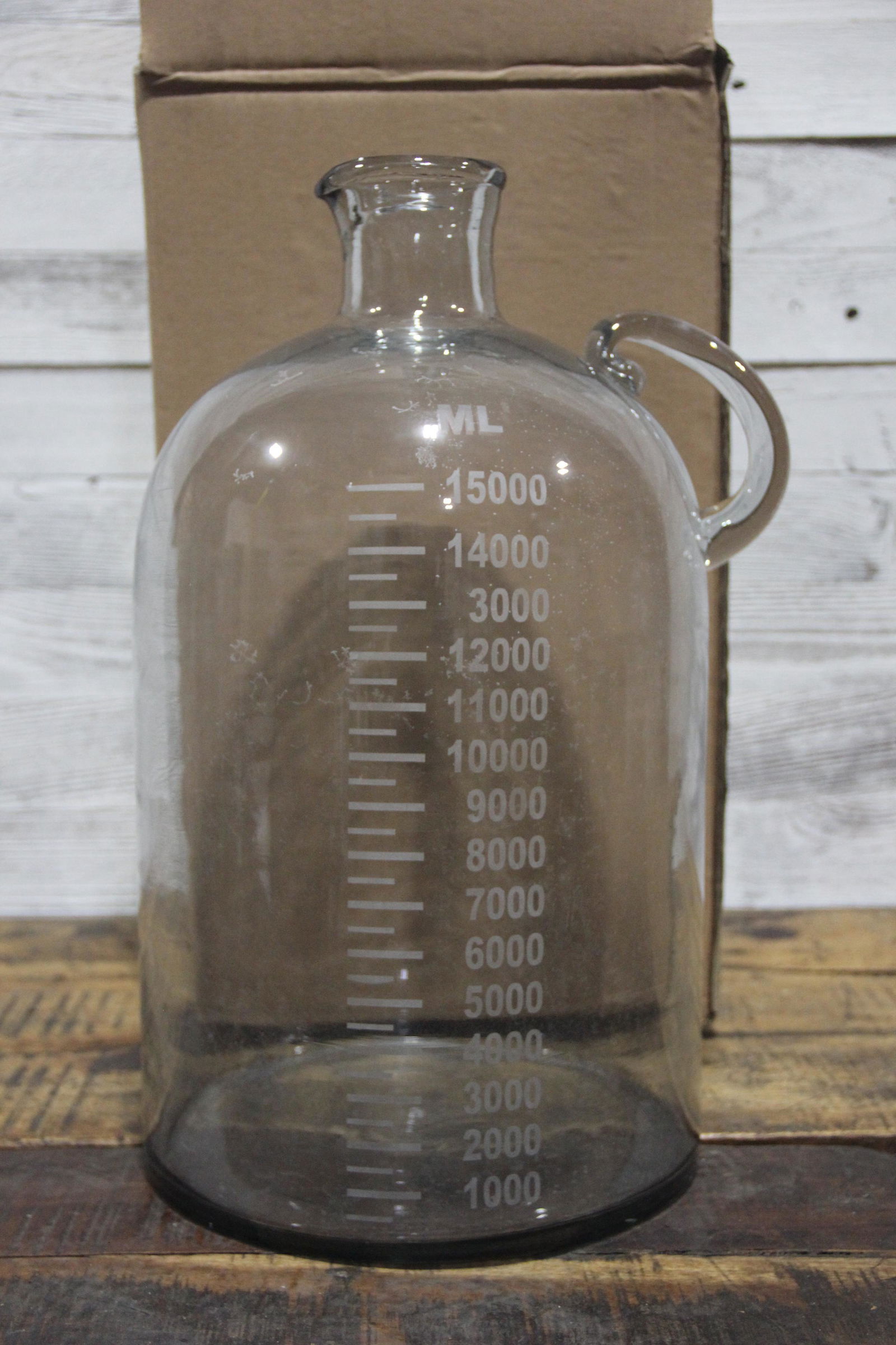 Glass Measuring Bottle: Pyrex style measuring vessel