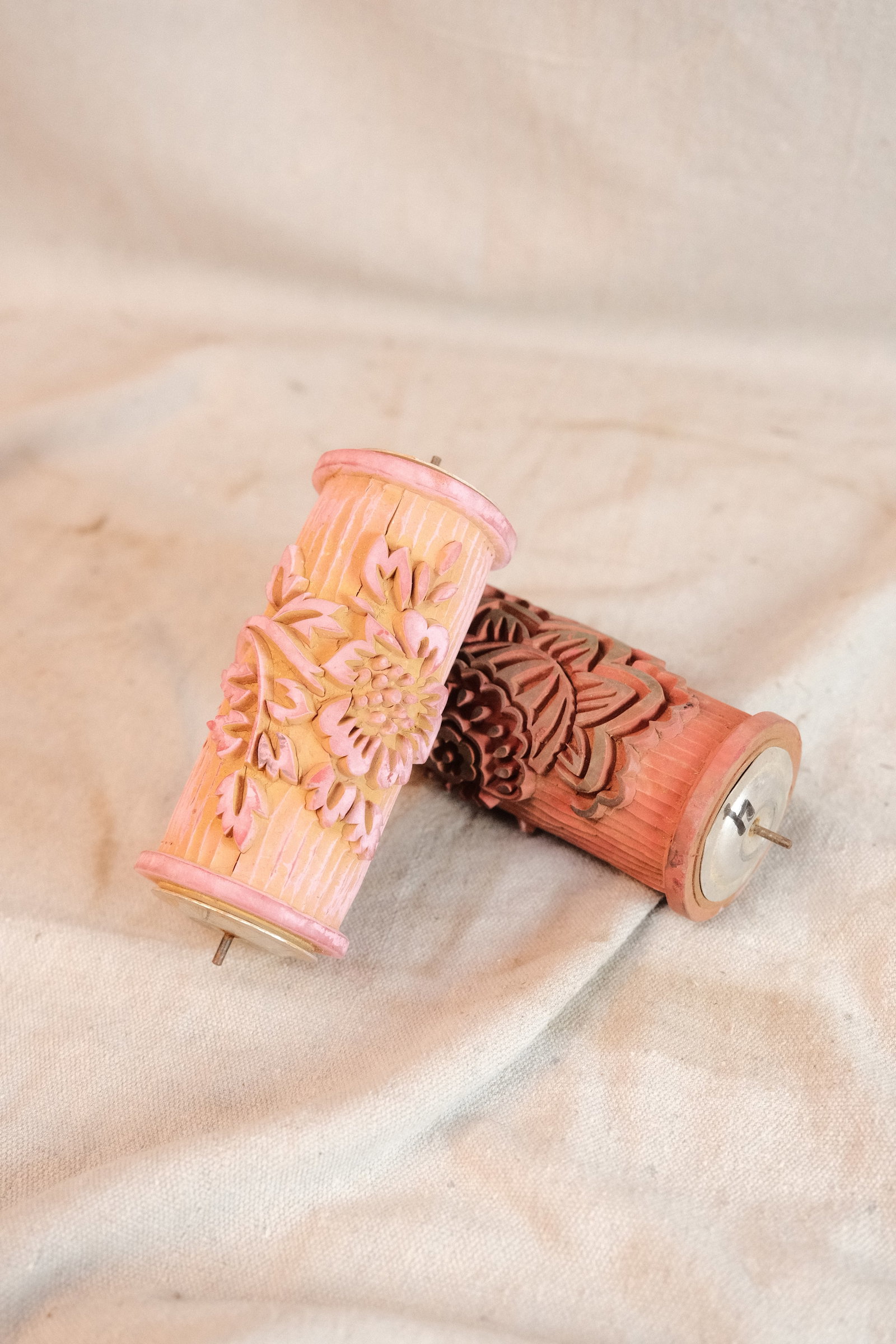 Wall Paper Roll Accent Trim Roller with Floral Design: Art Noveau Floral foam Wall Roll, trim accent Wall art, one complimentary Pair (not matching)