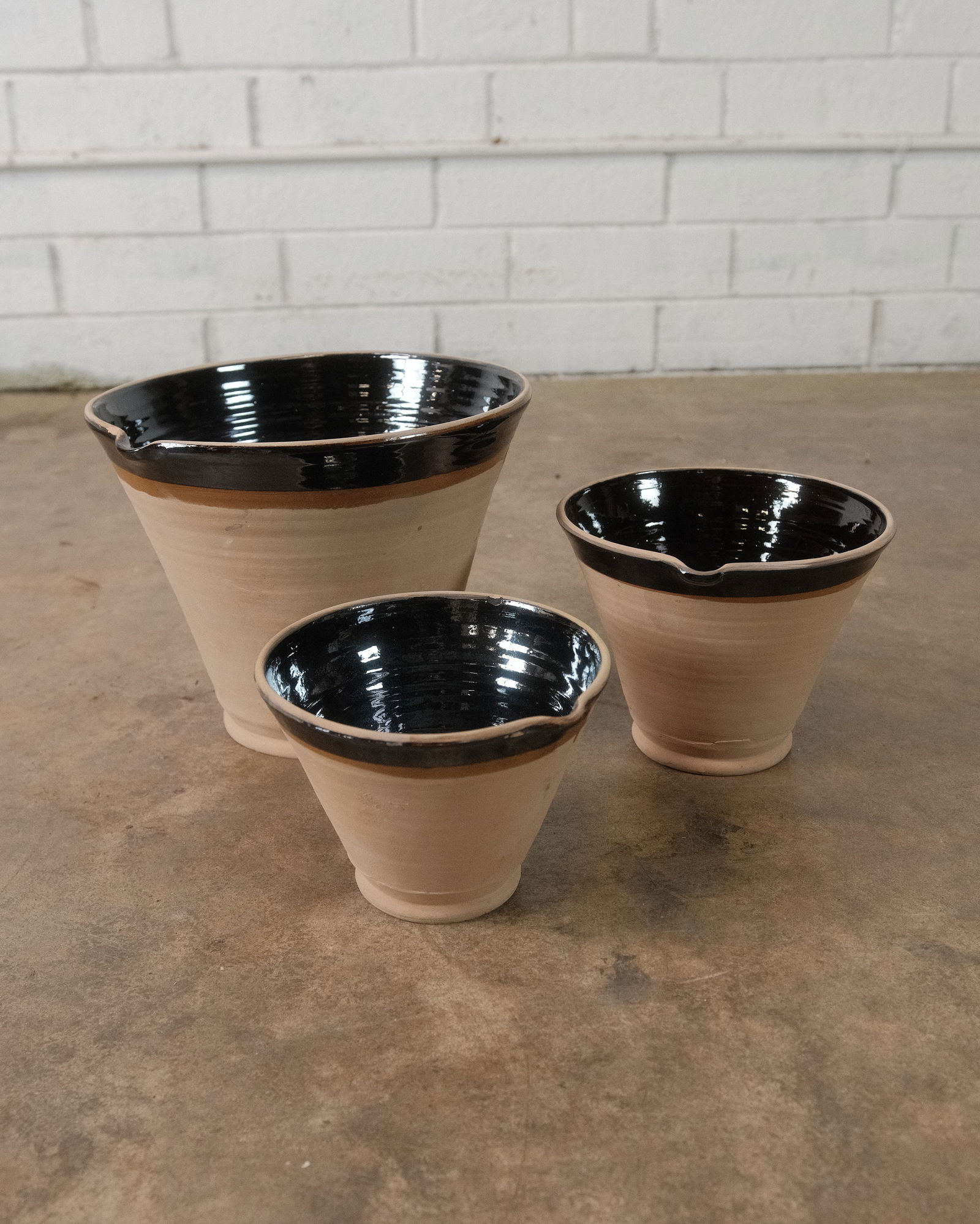 Set of 3 Hungarian Nesting Bowls, Terracotta Pottery Black Glazed Nesting Bowl Set (1 of 3)