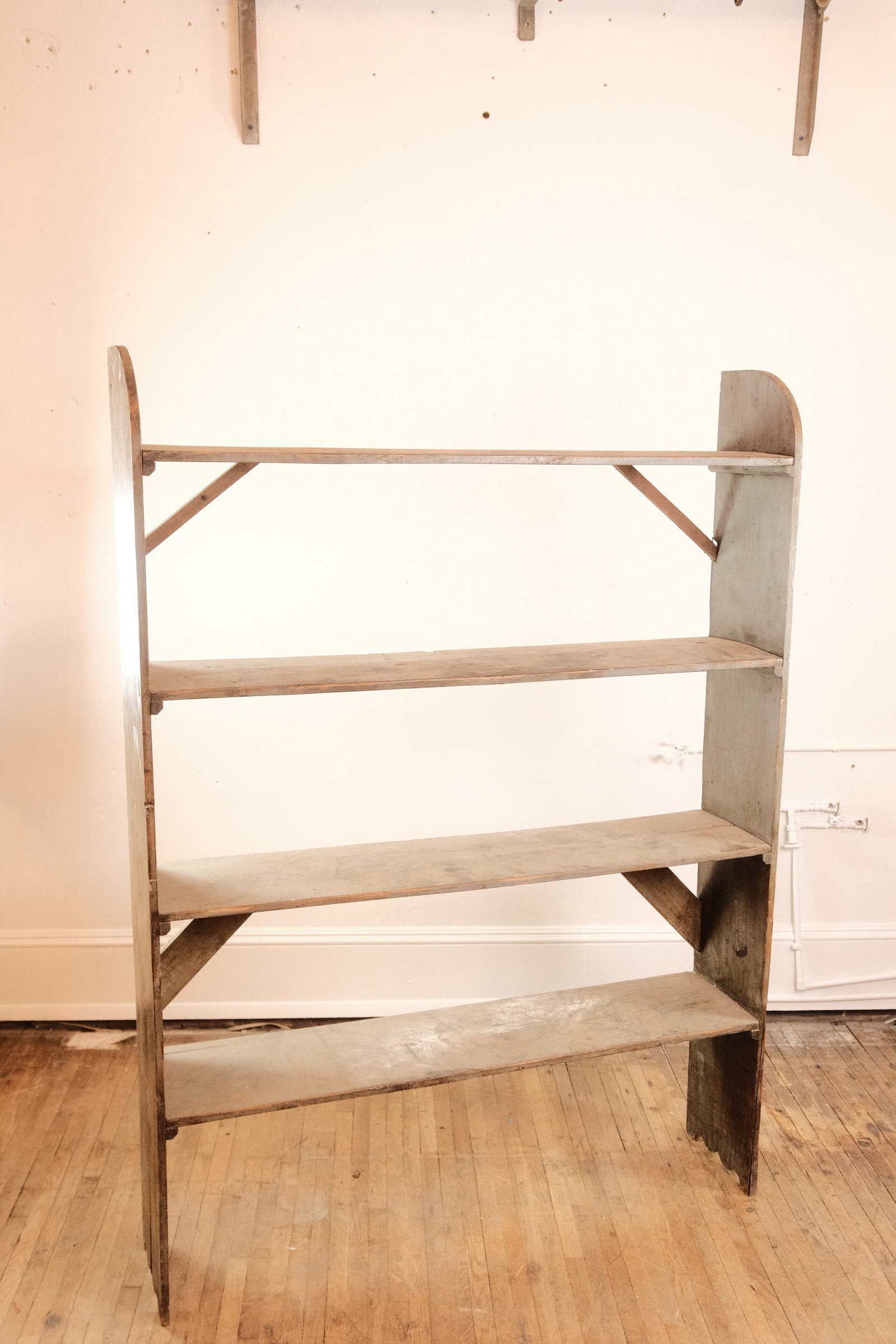 Four Tier Farm shelving Unit: Four Tier Farm shelving Unit
