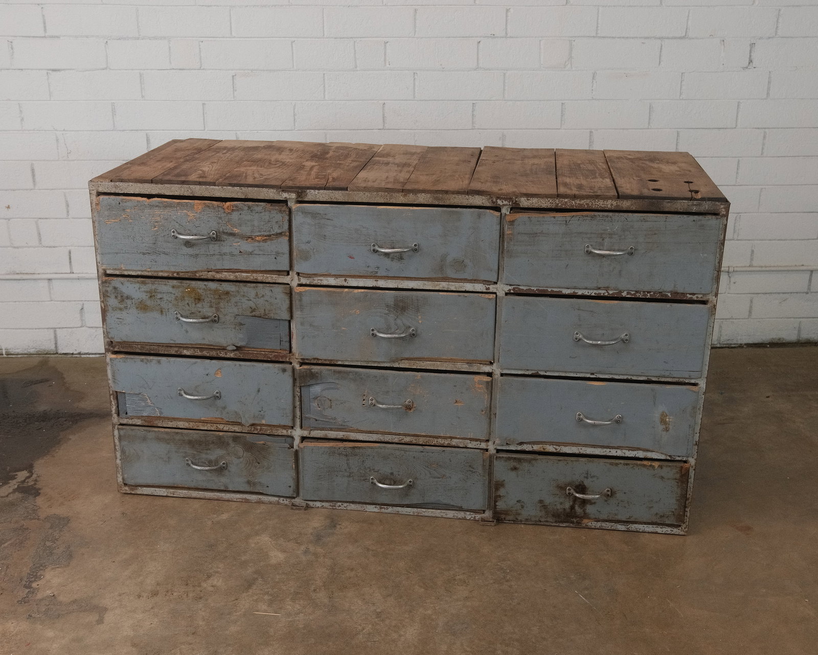 Twelve Drawer Parts Cabinet (1 of 7)