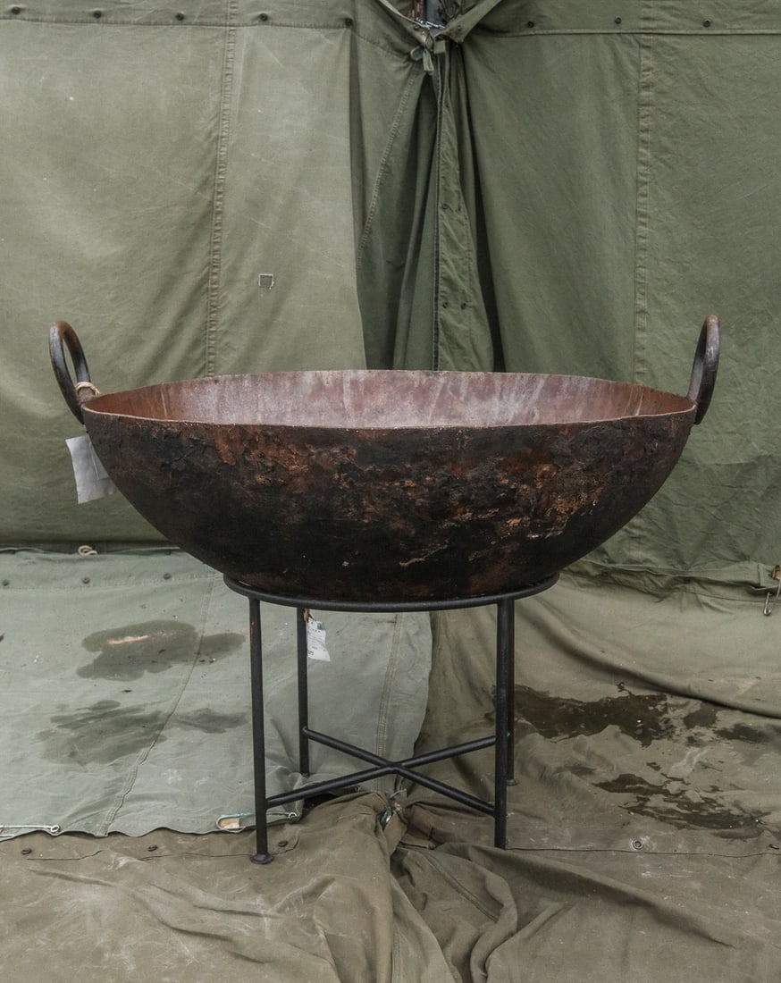 Iron Metal Fire Pit (or planter) on stand (1 of 5)