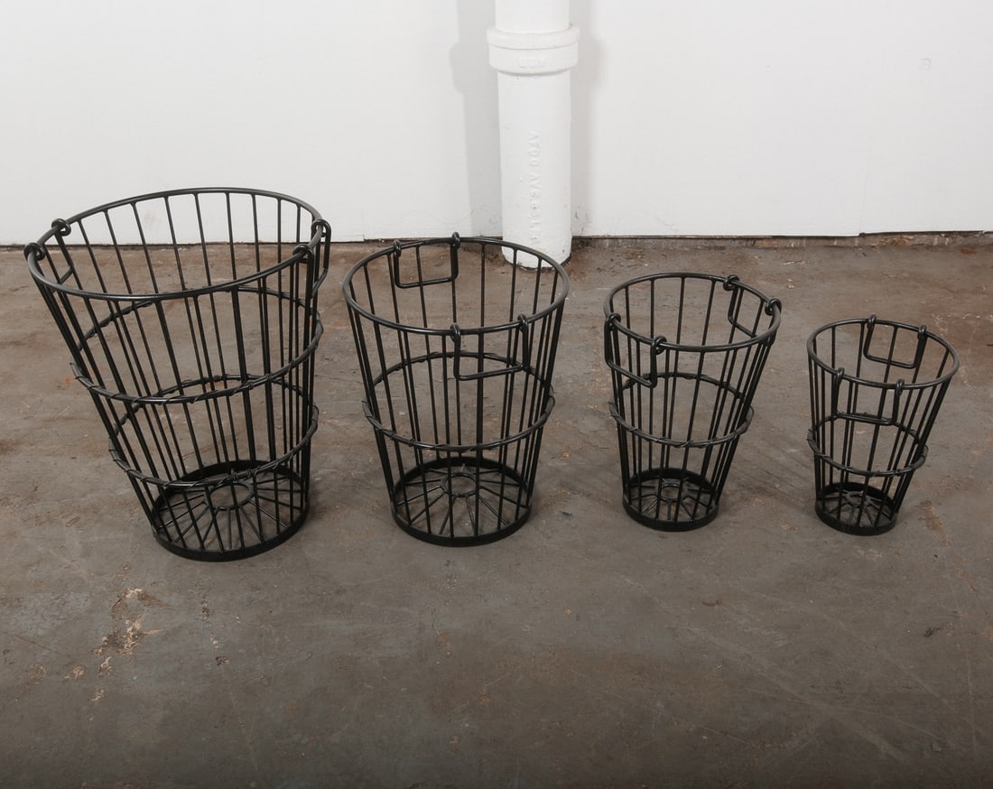 Lot of Four Nesting Metal Wire Baskets (1 of 4)