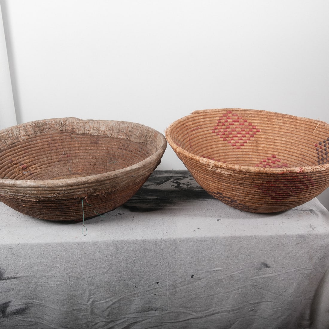 Lot of Two Vintage Hand Woven Raffia Baskets (1 of 7)