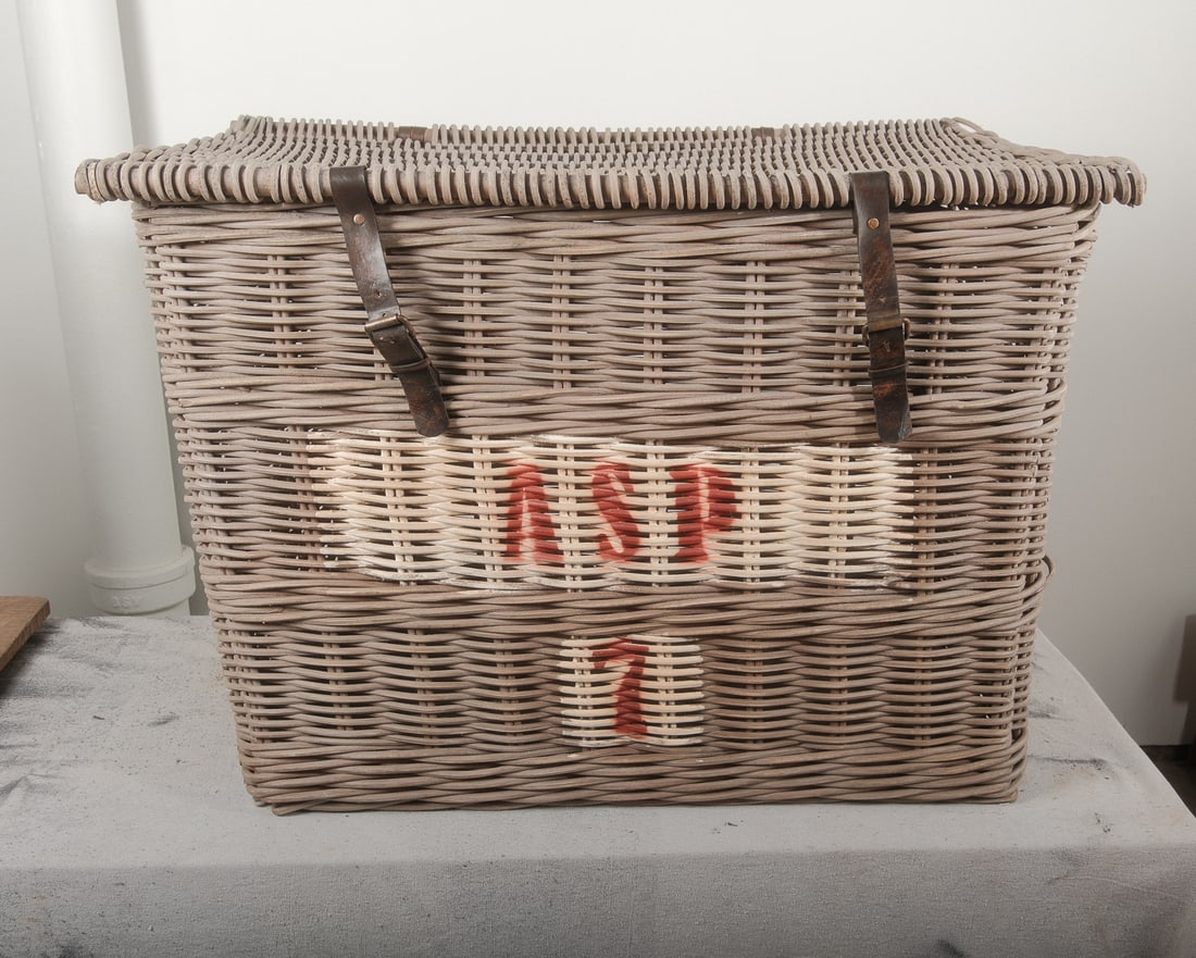 Woven Rattan Basket With Lid (1 of 7)