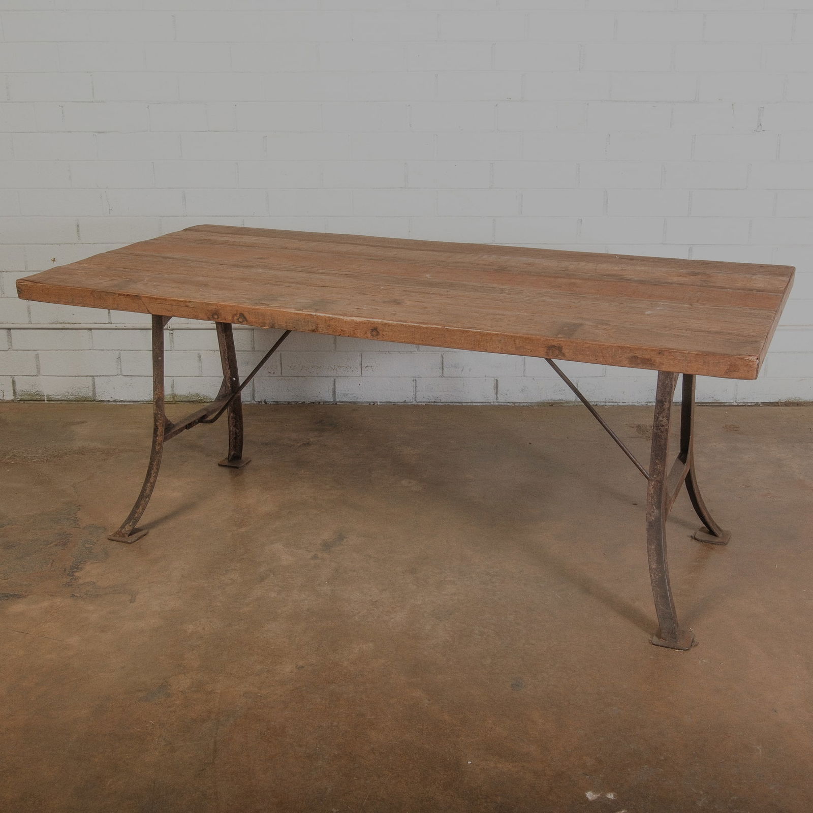 Farmhouse Style Dinning Table (1 of 5)