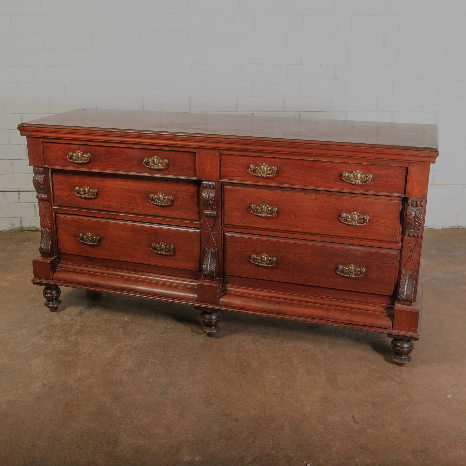 Mahogany Chippendale style Lowboy Dresser (1 of 6)