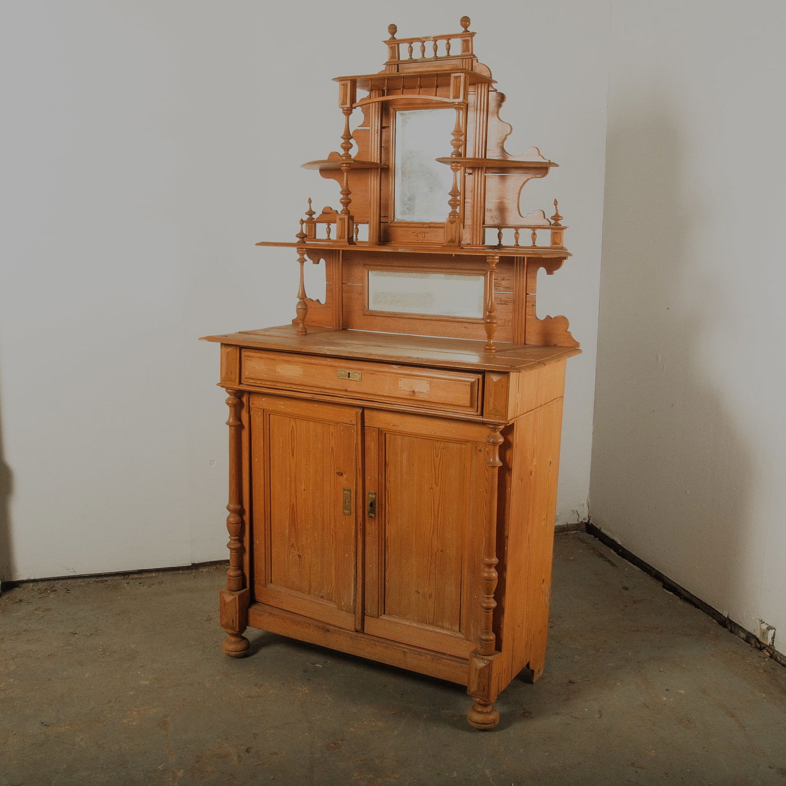 White Pine Victorian Wash Stand from England (1 of 8)