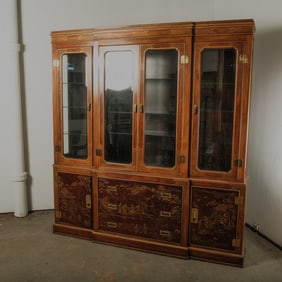 Chi noisier style Drexel Heritage Glass front China Cabinet