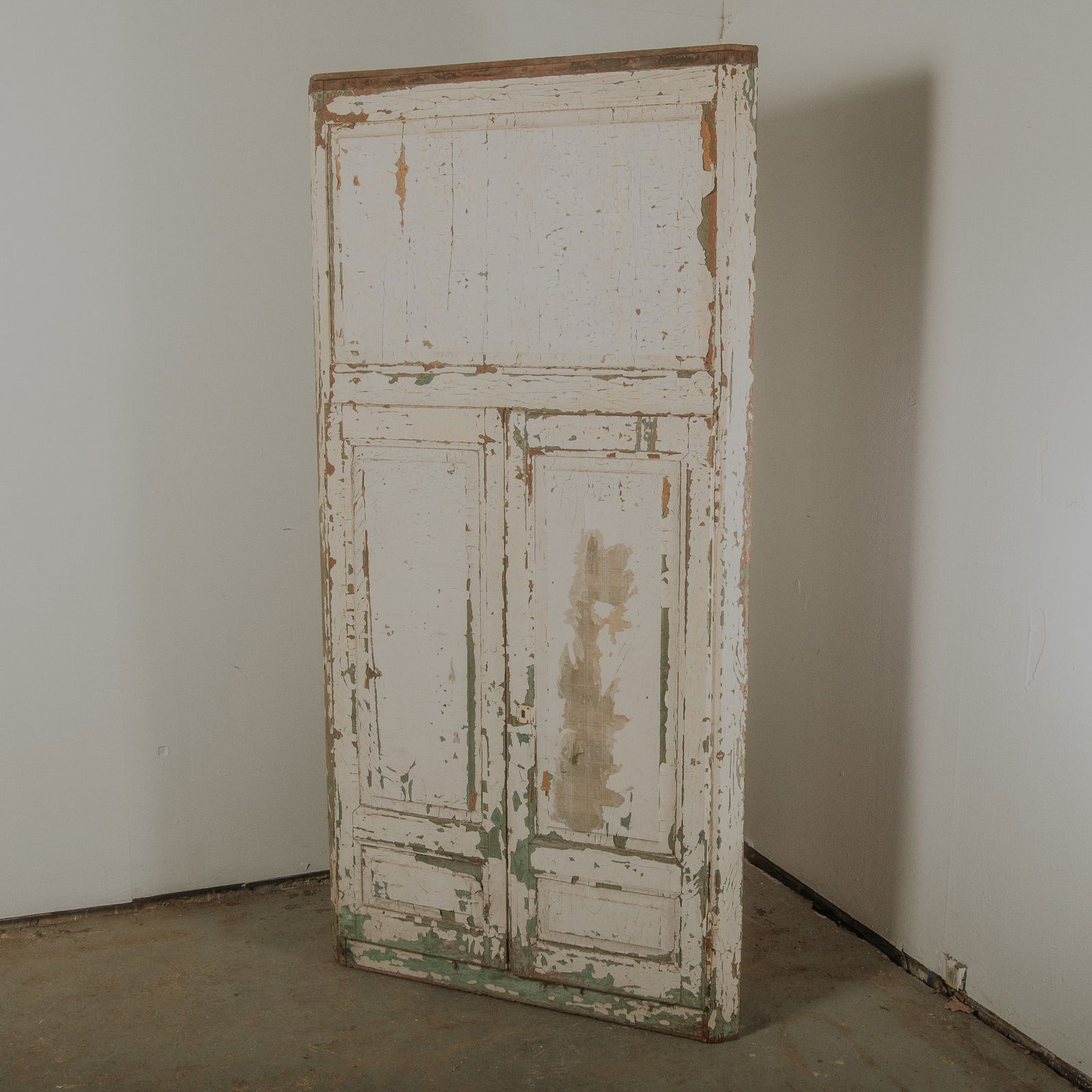 Chippy Painted Corner Cabinet (1 of 5)