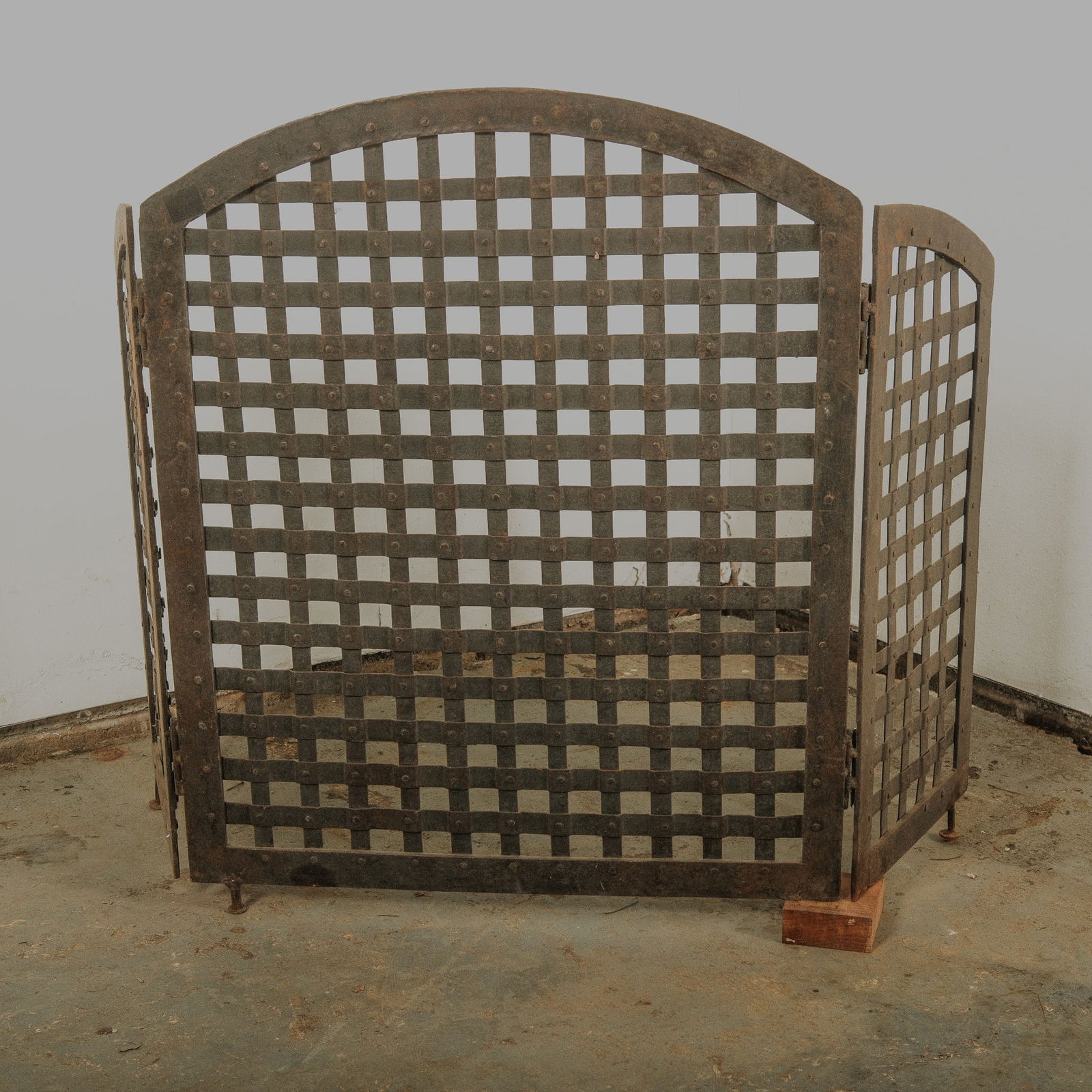 Handmade Metal 3 Panel Fireplace Screen (1 of 5)