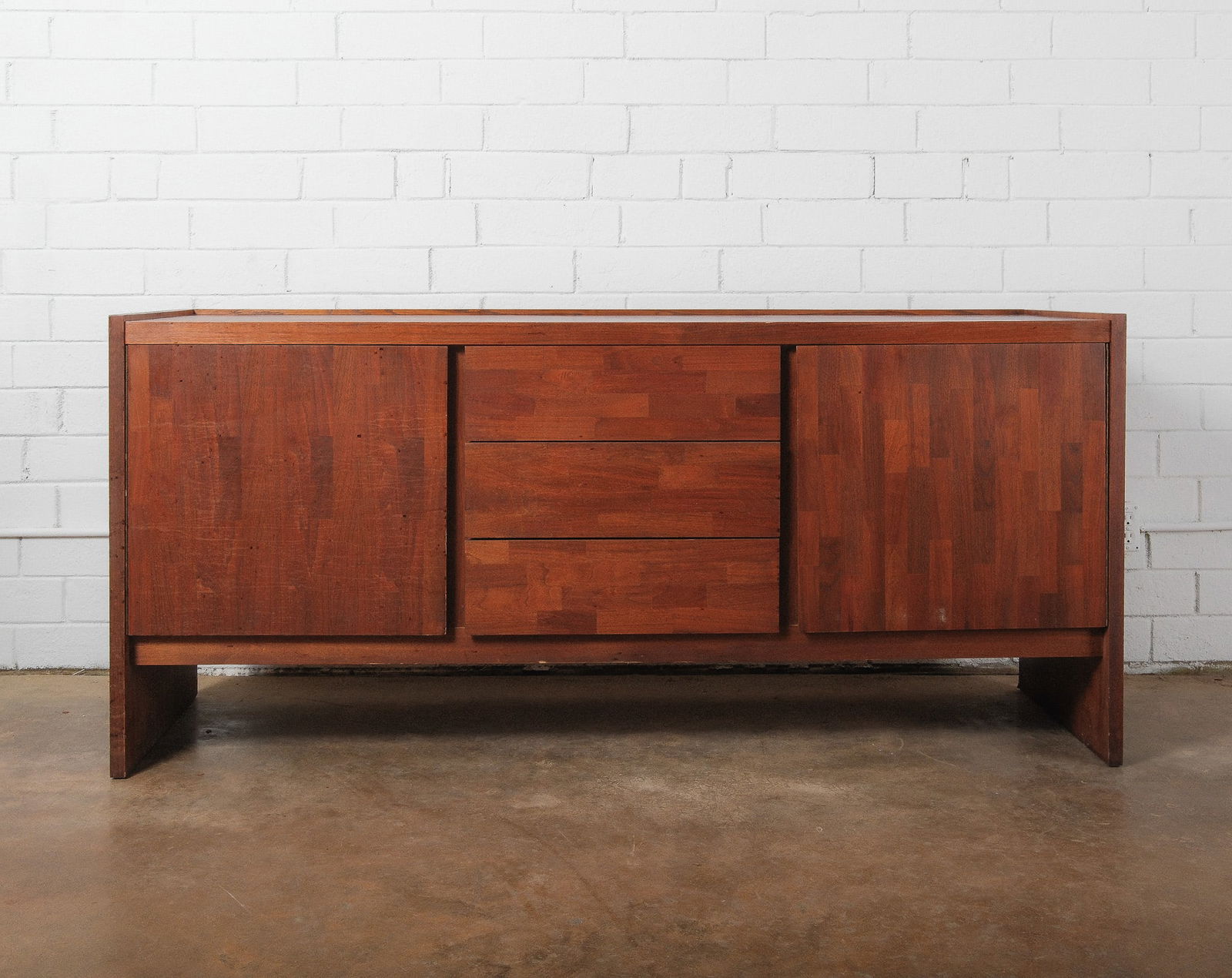 Mid-Century Modern Sliding Door Credenza/Sideboard (1 of 5)