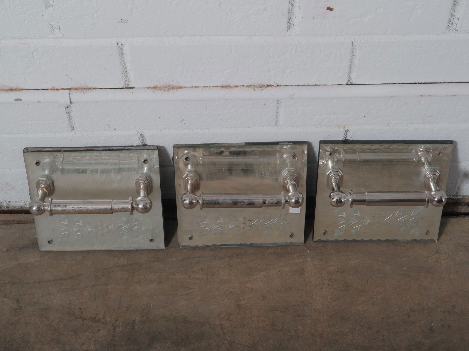 Set of 3 Venetian Toilet Paper Holders (1 of 5)