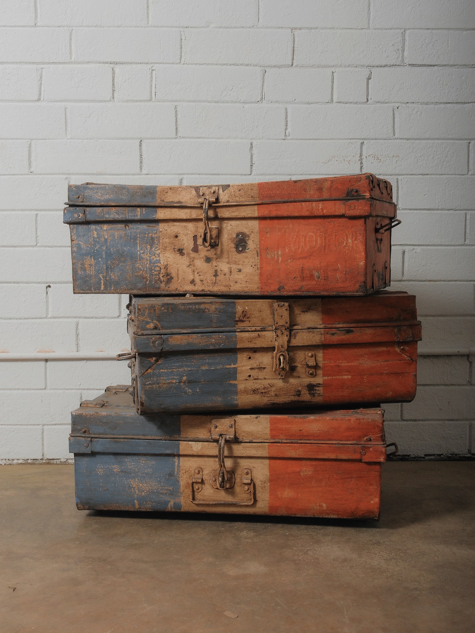 Set of 3 Painted Trunks (1 of 5)