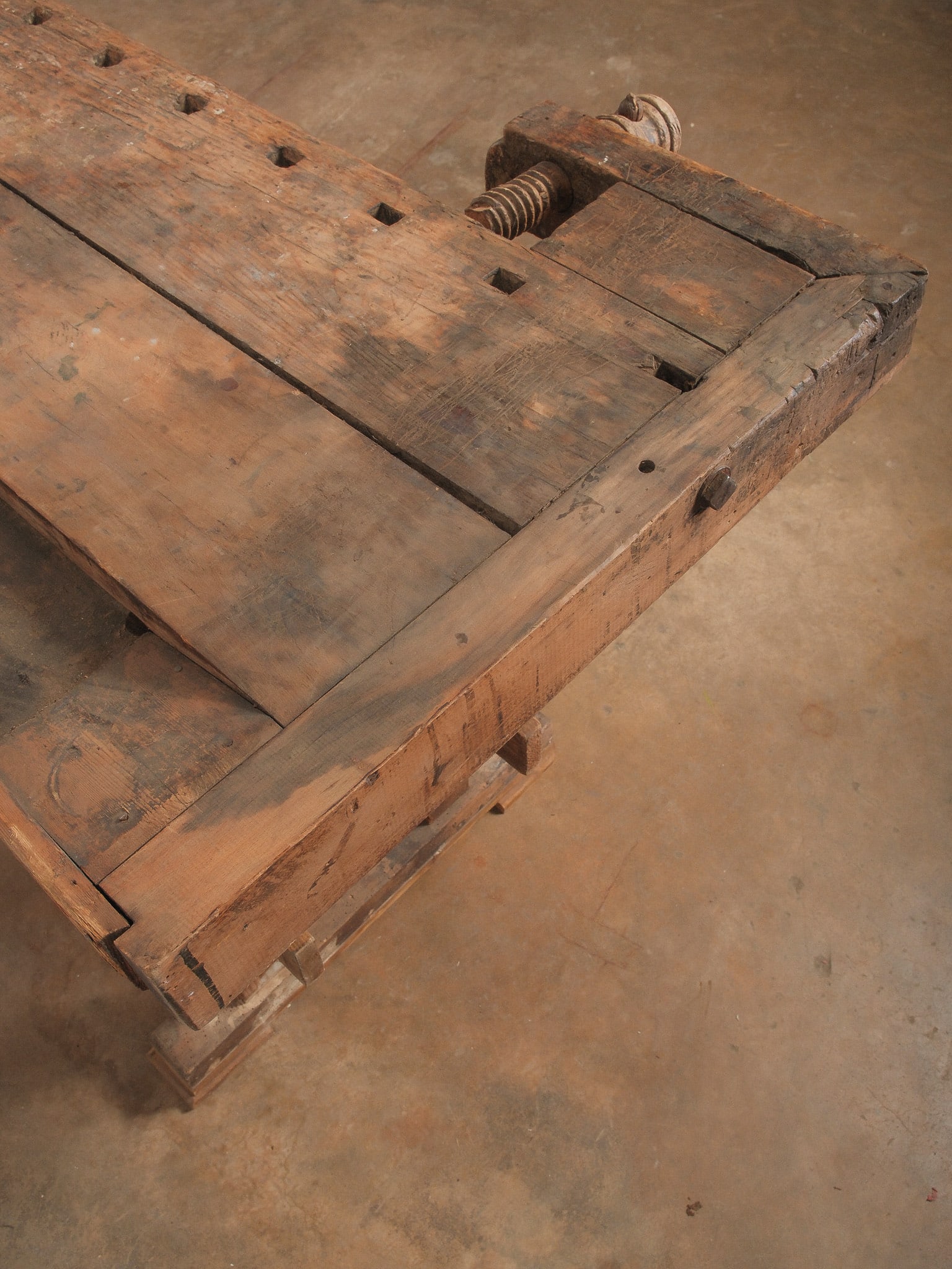 Carpenters Workbench with Vise - 4