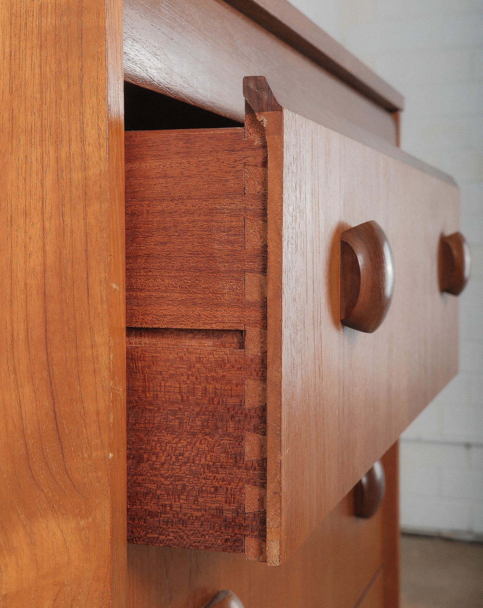 MCM Bachelor Chest - 4